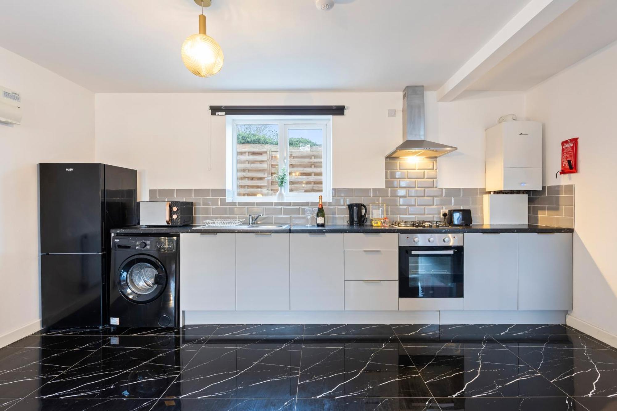 Stylish New Apartment - Free Wifi & Netflix - Top Rated - 3Mh Cradley Heath Exterior foto